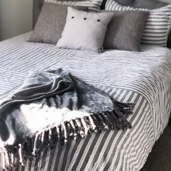 Nordstrom Other - Nordstrom Bliss Plush Blanket
